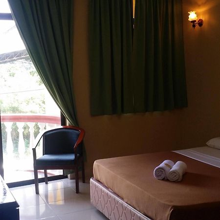 Hji Residensi Hotel Куа Екстериор снимка