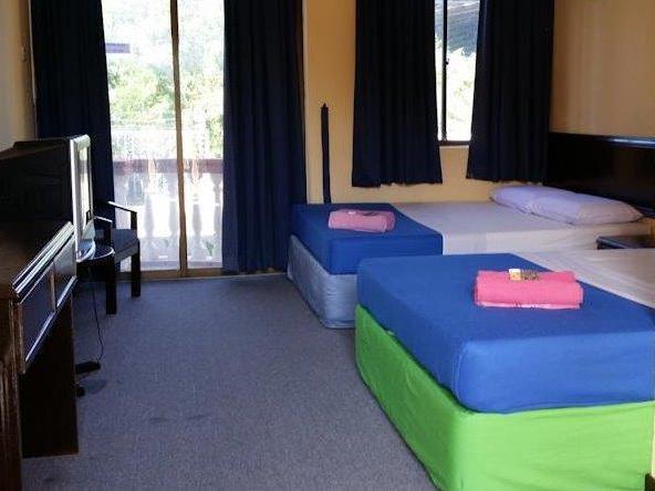 Hji Residensi Hotel Куа Екстериор снимка