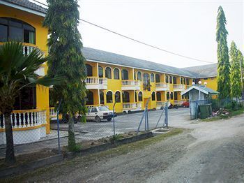 Hji Residensi Hotel Куа Екстериор снимка