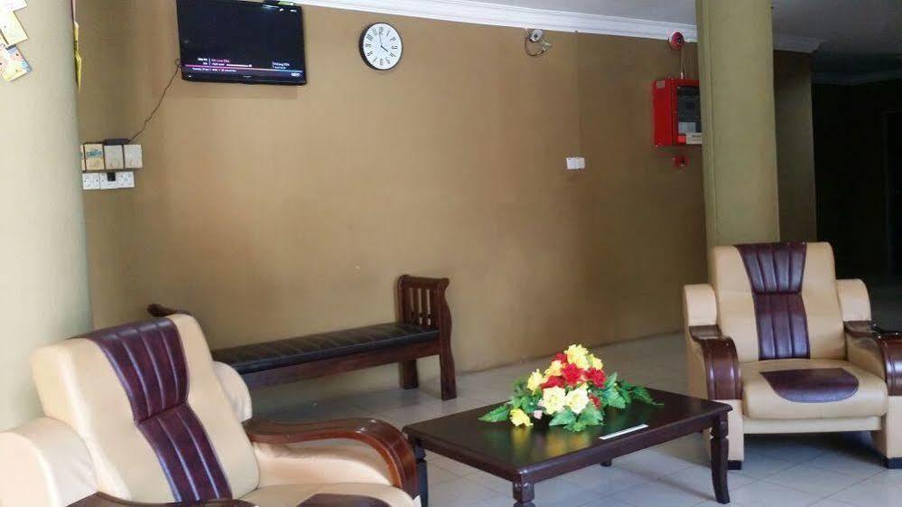 Hji Residensi Hotel Куа Екстериор снимка